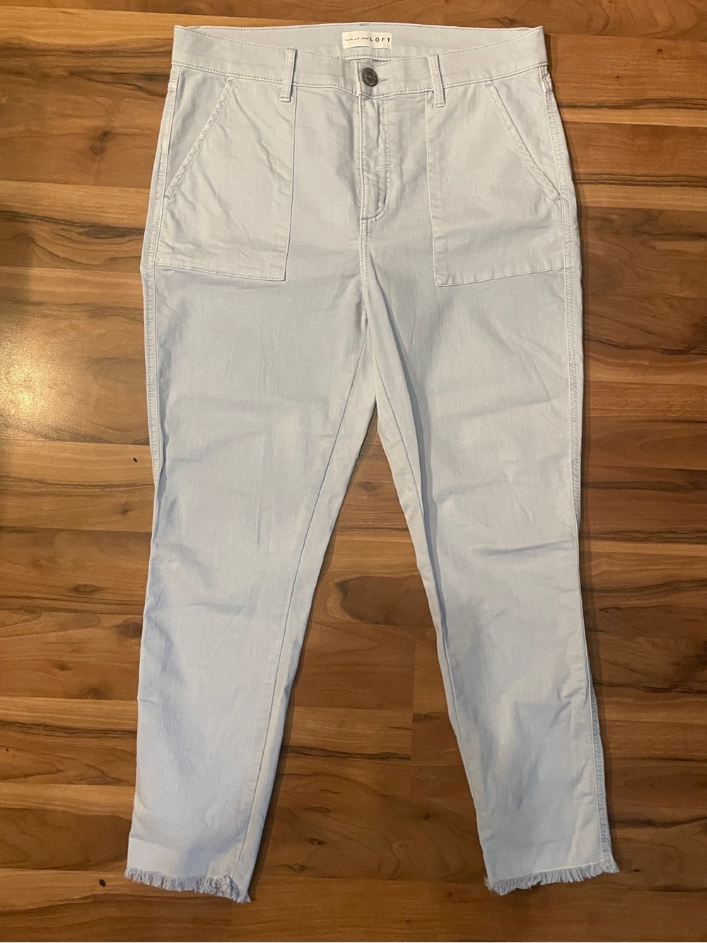 LOFT Skinny Crop Utility Pocket Jeans Size 8 Light Blue Denim Raw Hem - Picture 6 of 16